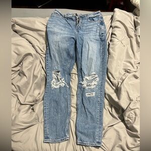 American Eagle Outfitters Light Blue Distressed Boyfriend Jeans
